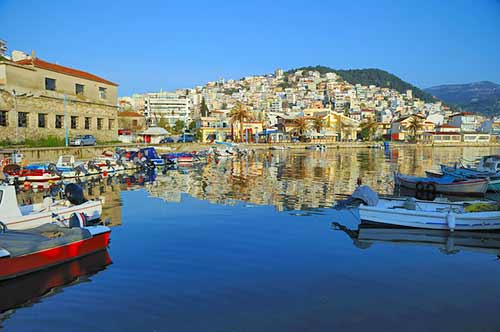 Kavala zicht op de stad